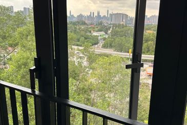 East 57 (Residensi Laman Timur)