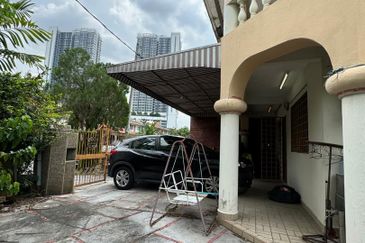 Taman Melawati, Kuala Lumpur, 2 Storey Terrace, Corner Lot, Freehold, For Sale