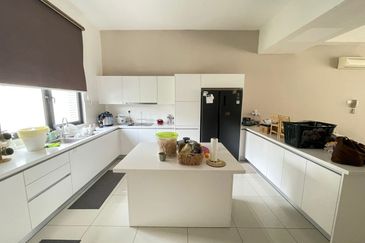 16 Quartz, Taman Melawati