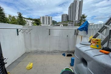 16 Quartz, Taman Melawati