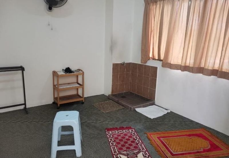 Seremban 2, 4.5 Storey Hotel For Sale