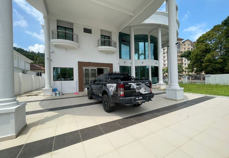 Jalan Bukit Antarabangsa 