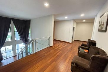 Jalan Bukit Antarabangsa 