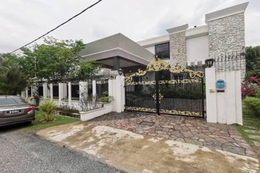 Taman Titiwangsa, Kuala Lumpur, 2 Storey Bungalow, Freehold, For Sale