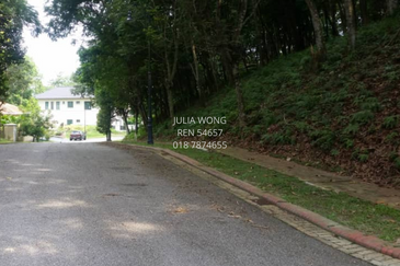 Bungalow Residential Land in good class neighbourhood