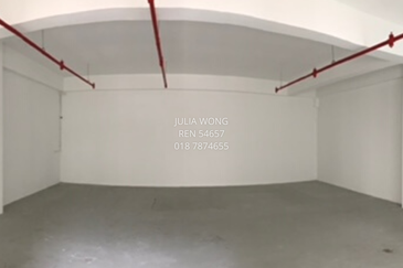 Ground floor, corner shop-office for rent