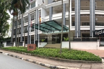 Ground floor, corner shop-office for rent