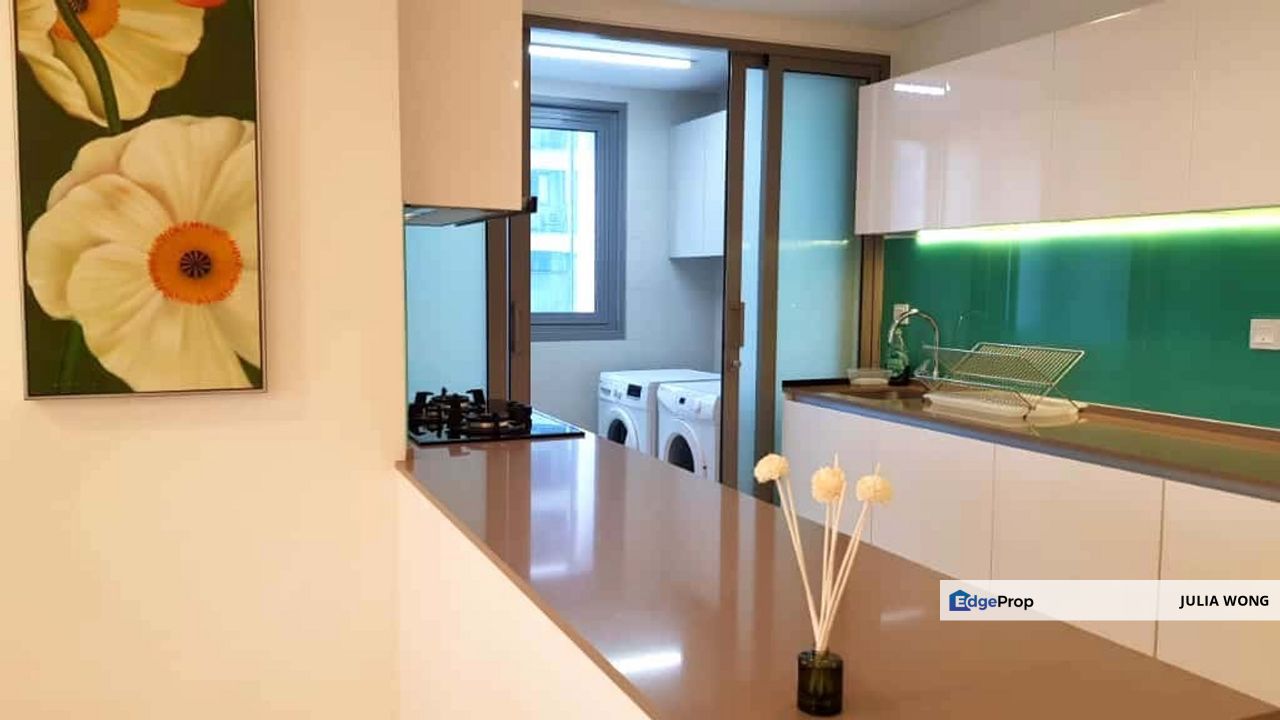 Fully furnished corner unit 1bedder, ready move in, Kuala Lumpur, KL Sentral