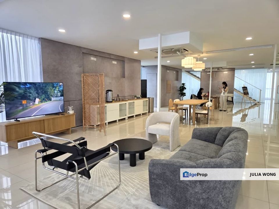 Partial fitted office with Mezzanine floor, opposite LRT Asia Jaya, Selangor, Petaling Jaya