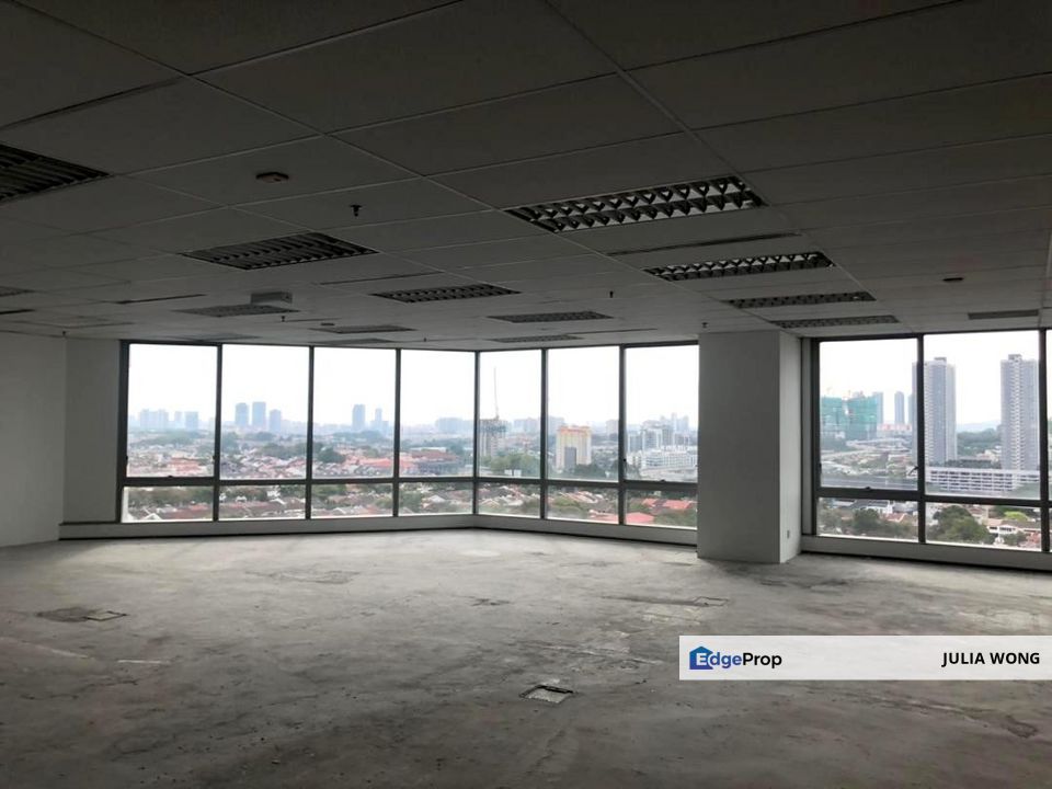 Big office with amazing view, mid floor, private toilets, Selangor, Damansara Utama