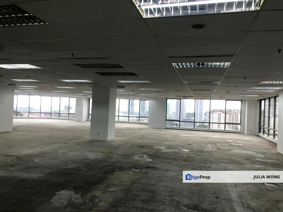 Big office with amazing view, mid floor, private toilets, Selangor, Damansara Utama
