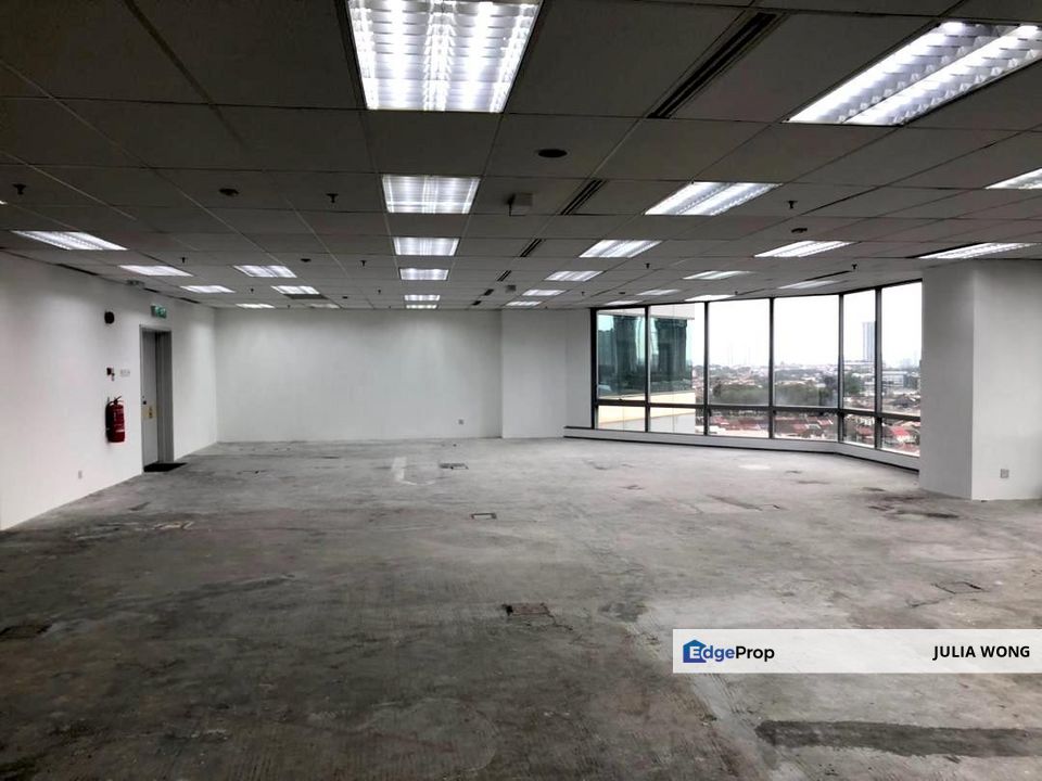 Big office with amazing view, mid floor, private toilets, Selangor, Damansara Utama