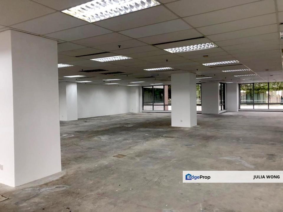 Big office with amazing view, mid floor, private toilets, Selangor, Damansara Utama