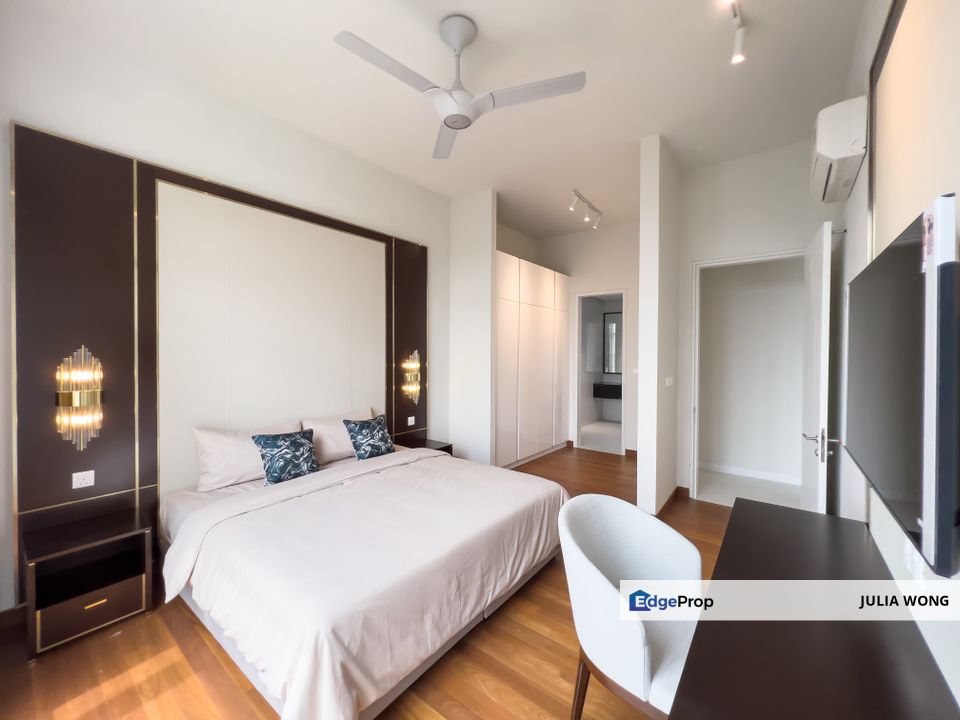 Fully furnished, big layout with balcony, Kuala Lumpur, Keramat