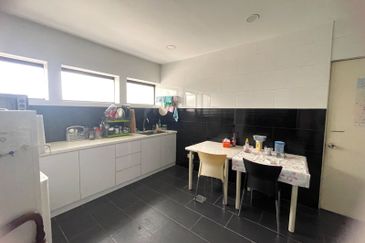 Fully furnished shop-office in TTDI