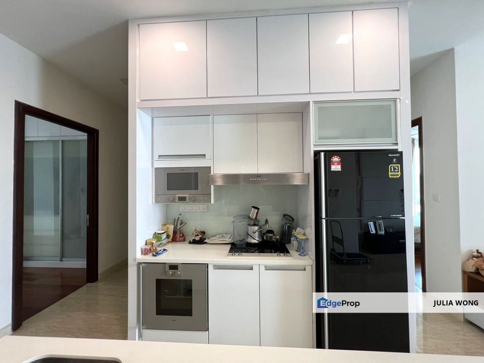 Fully furnished, high floor & pool view, Kuala Lumpur, Sri Hartamas 