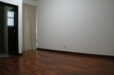 MYDiva, Perdana Lakeview East