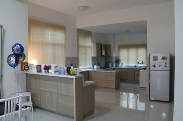 MYDiva, Perdana Lakeview East