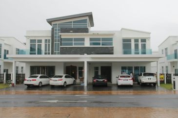 MYDiva, Perdana Lakeview East