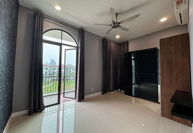 Isle of Kamares, Setia Eco Glades