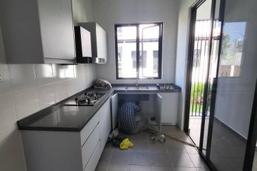 Reef Of Tropics, Setia Eco Glades