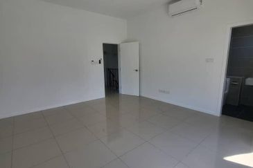 Reef Of Tropics, Setia Eco Glades