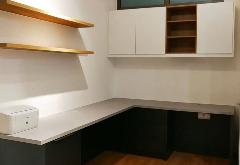 Lake Point Residence