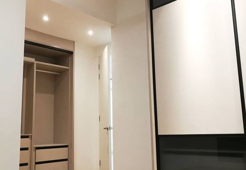 Lake Point Residence