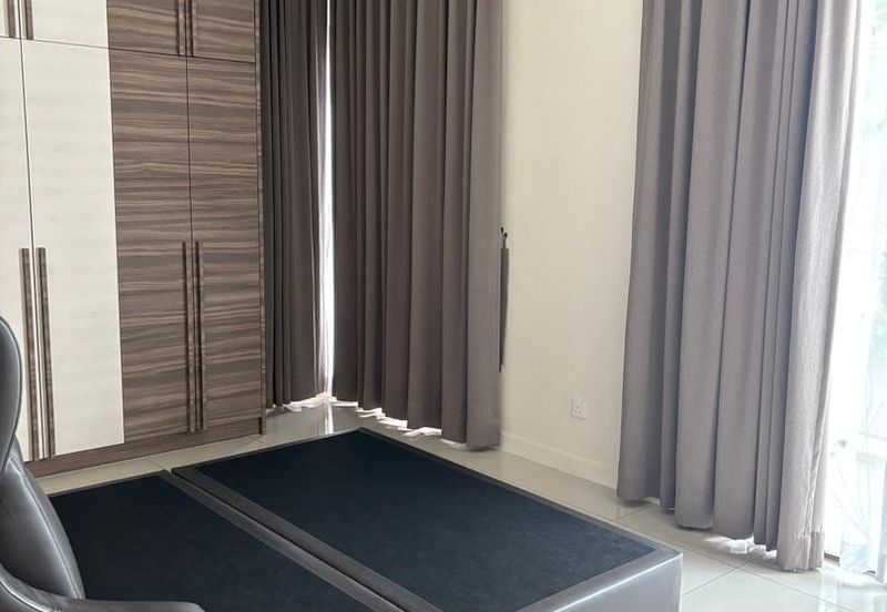 Isle of Kamares, Setia Eco Glades