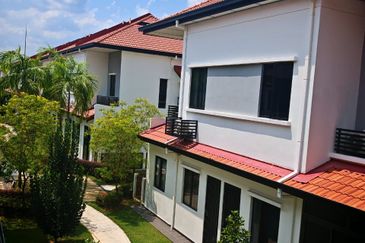 Reef Of Tropics, Setia Eco Glades