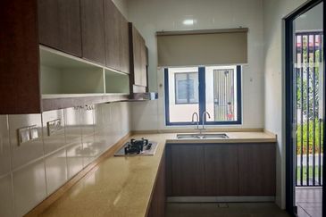 Reef Of Tropics, Setia Eco Glades