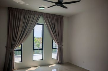 Reef Of Tropics, Setia Eco Glades