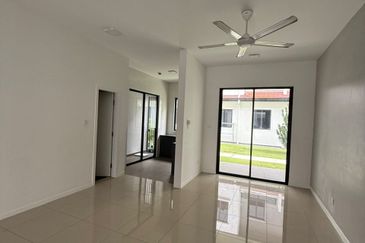 Reef Of Tropics, Setia Eco Glades