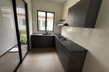 Reef Of Tropics, Setia Eco Glades