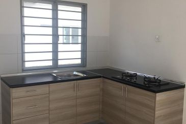 CORNER HOUSE FOR RENT 