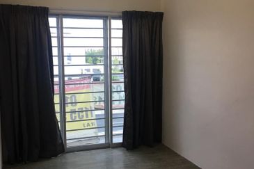 CORNER HOUSE FOR RENT 