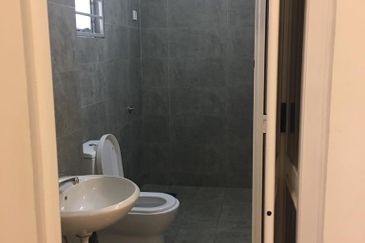 CORNER HOUSE FOR RENT 