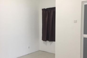 CORNER HOUSE FOR RENT 