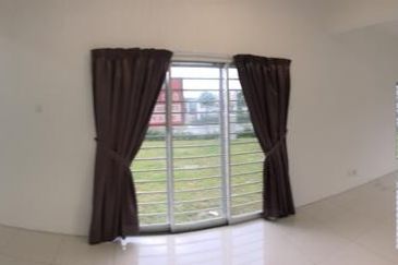 CORNER HOUSE FOR RENT 