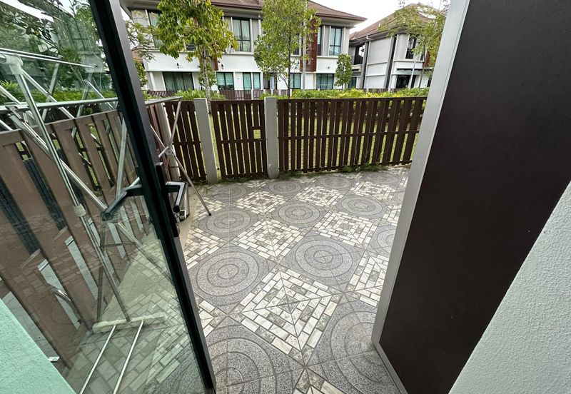 Isle of Botanica, Setia Eco Glades