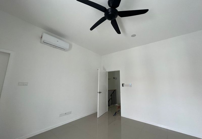 Reef Of Tropics, Setia Eco Glades