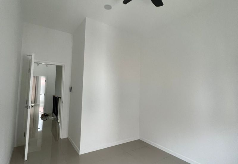 Reef Of Tropics, Setia Eco Glades