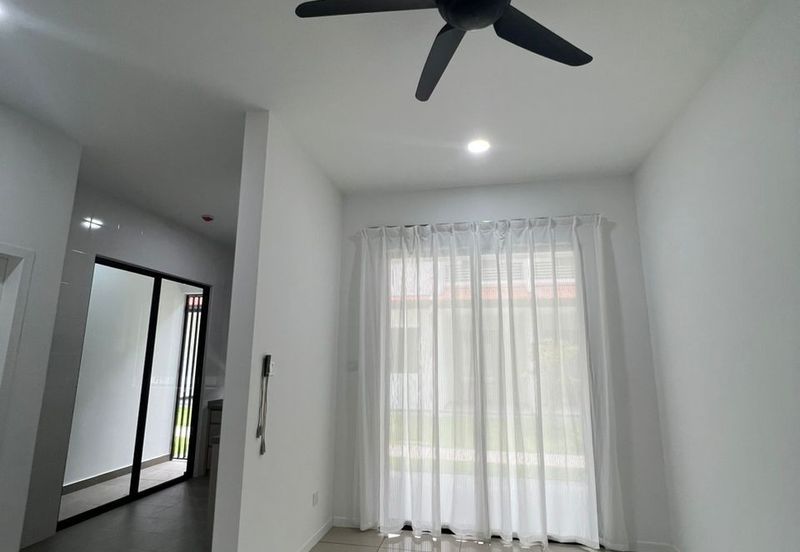 Reef Of Tropics, Setia Eco Glades