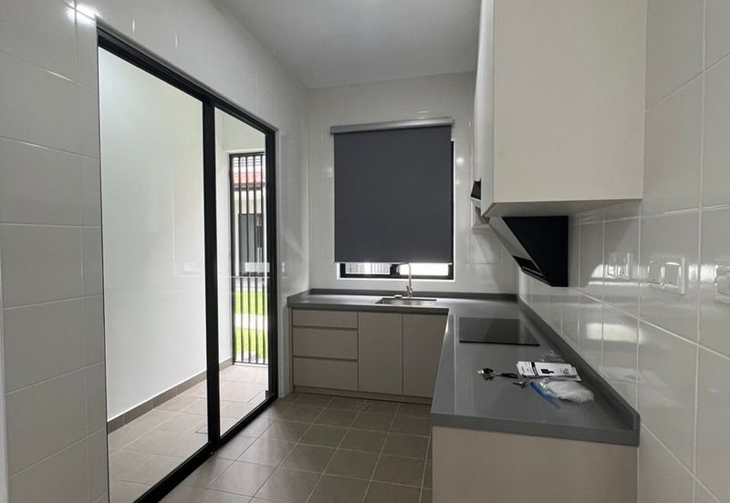 Reef Of Tropics, Setia Eco Glades