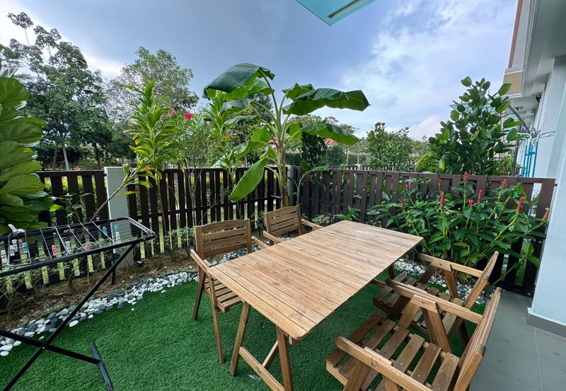 Isle of Botanica, Setia Eco Glades