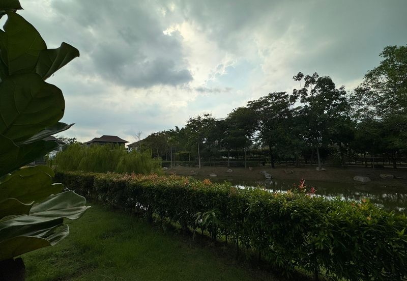 Isle of Botanica, Setia Eco Glades