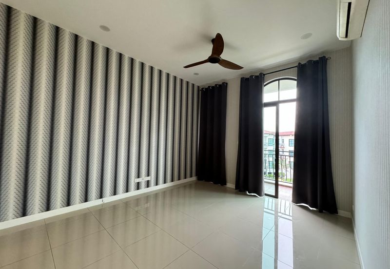 Isle of Kamares, Setia Eco Glades