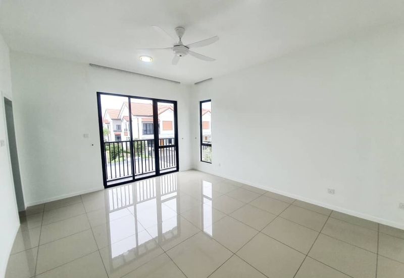 Reef Of Tropics, Setia Eco Glades