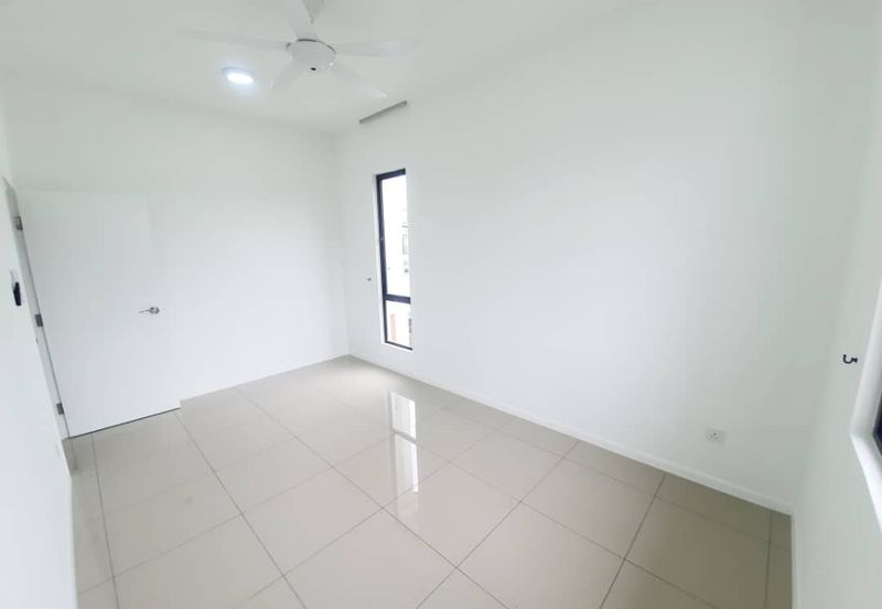 Reef Of Tropics, Setia Eco Glades