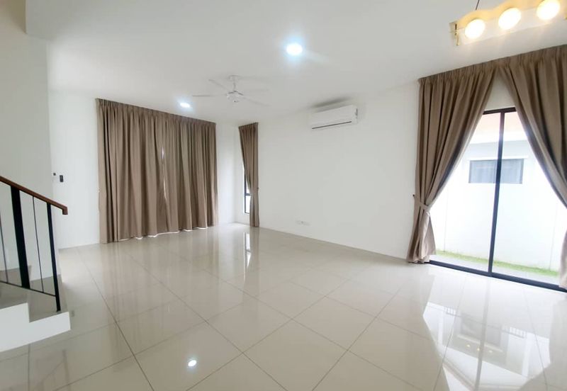 Reef Of Tropics, Setia Eco Glades